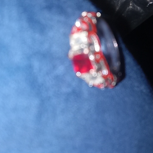 Princess Cut Three Stone Red Enamel Hearts Ring in Sterling Silver - SZ 5.75 - Picture 1 of 1
